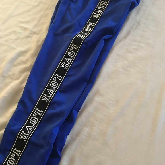 🖤1 SET LEFT💙BNWT 2PC JACKET/ TOP AND BOTTOM LOVE - Picture 4 of 6